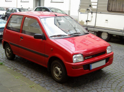 1993_Daihatsu_Cuore_L201_3T_Front.jpg